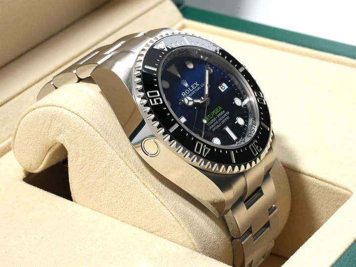 Rolex Sea-Dweller Deepsea Ref. 136660 Stainless Steel D-Blue Dial Unused x4ffkeug