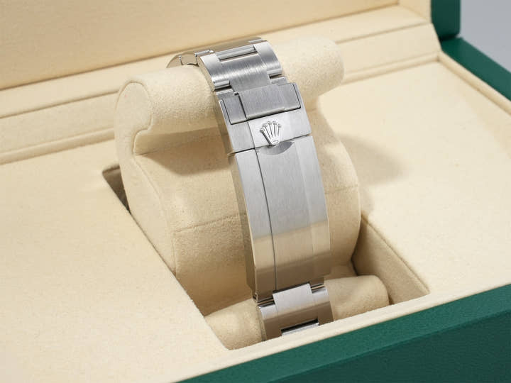 Rolex Sea-Dweller Deepsea Ref. 136660 Stainless Steel D-Blue Dial Unused x4ffkeug