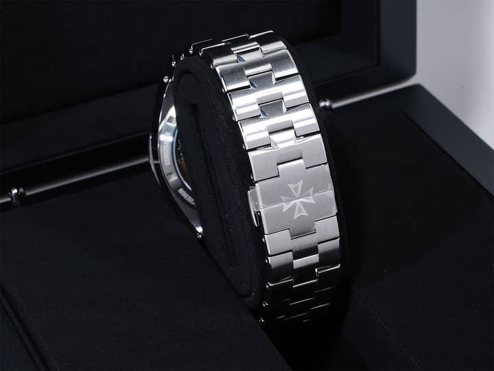 Vacheron Constantin Overseas Ref. 4500V/110A-B128 Stainless Steel Blue Dial Unused js7z45t3