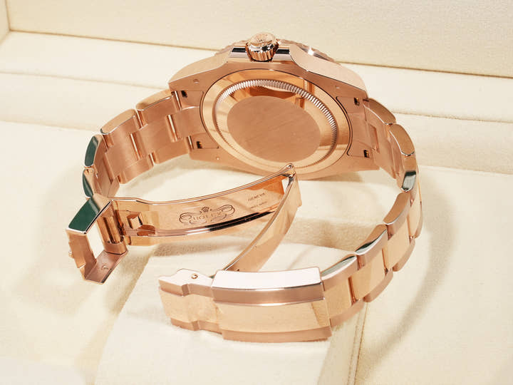 Rolex GMT-Master II Ref. 126715CHNR Everose Gold Black Dial Oyster Bracelet Unused 68rrd5tc