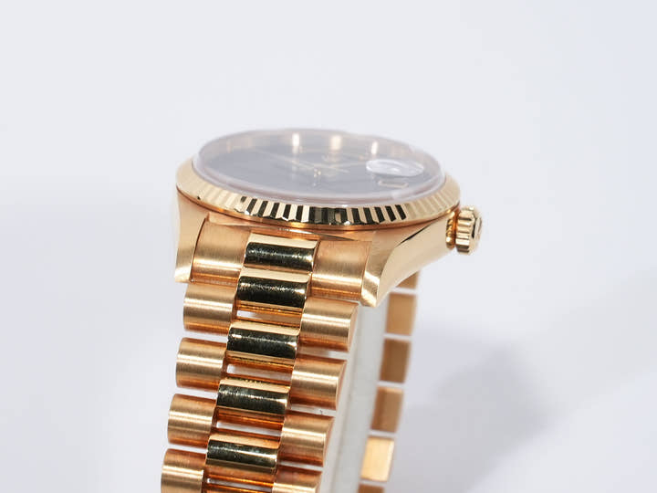 Rolex Day-Date 36 Ref. 18238 Yellow Gold Onyx Dial Pre-owned v7jmidqe