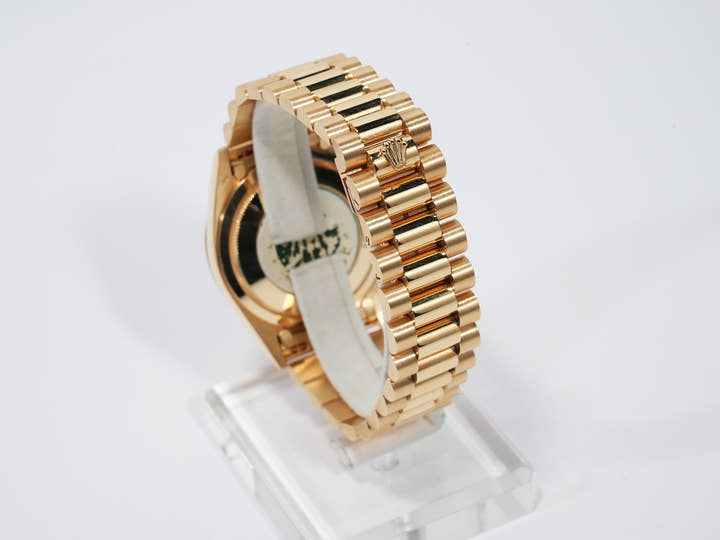 ロレックス デイデイト36 Ref.18238NGE イエローゴールド ホワイトシェル文字盤 中古 4nz9q73n