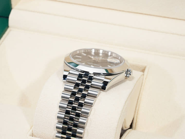 ロレックス デイトジャスト41 Ref.126300 ステンレススチール ブライトブルー文字盤 ジュビリーブレスレット 美中古 e9bv6wpi