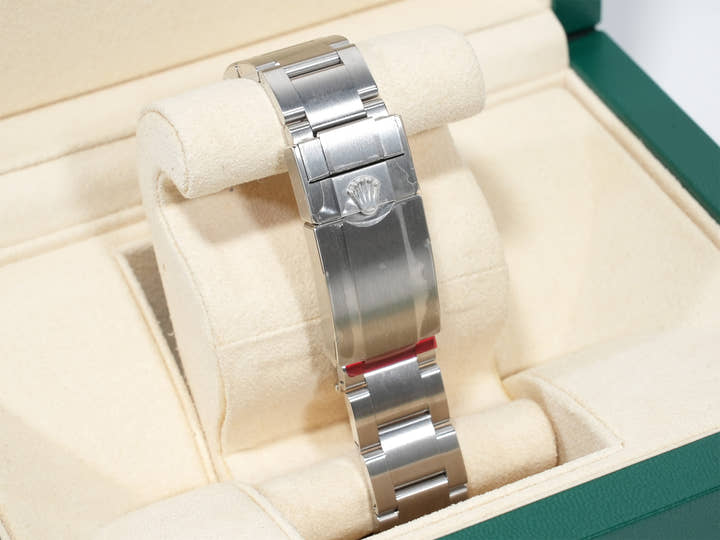 ロレックス エクスプローラーI 鏡面ブラックアウト Ref.214270 ステンレススチール ブラック文字盤 オイスターブレスレット 未使用 v3j7kw4s