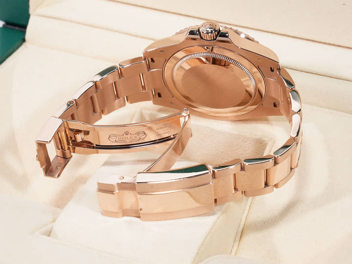 Rolex GMT-Master II Ref. 126715CHNR Everose Gold Black Dial Oyster Bracelet Pre-owned r72s95f3