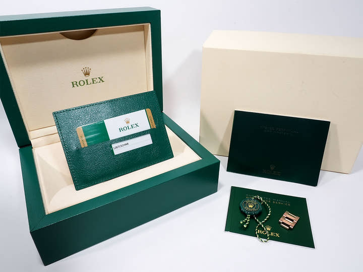 Rolex GMT-Master II Ref. 126715CHNR Everose Gold Black Dial Oyster Bracelet Pre-owned r72s95f3