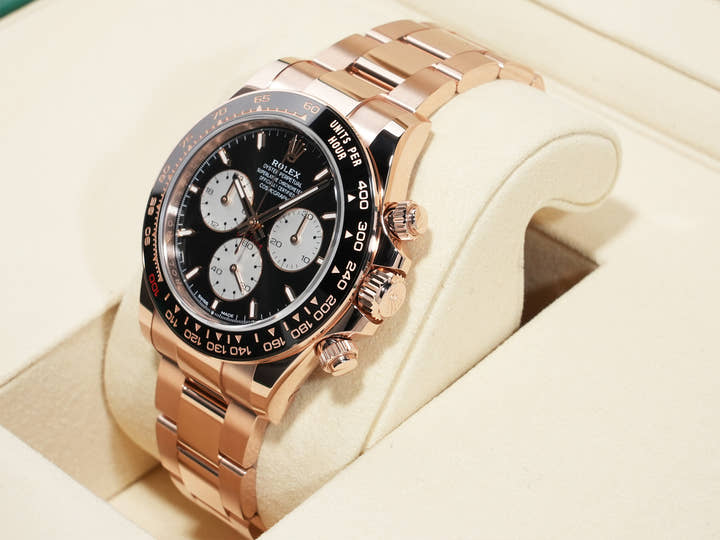 Rolex Daytona Ref. 126525LN Everose Gold with Bright Black Dial, Unused (onj4iqdu)