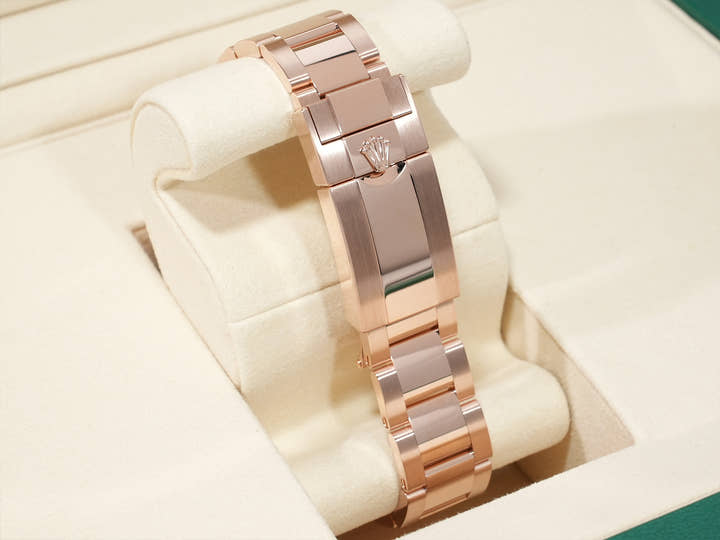 Rolex Daytona Ref. 126525LN Everose Gold with Bright Black Dial, Unused (onj4iqdu)