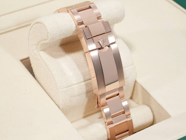 ロレックス デイトナ Ref.126505 エバーローズゴールド サンダストxブライトブラック文字盤 未使用 bjw7vxvj