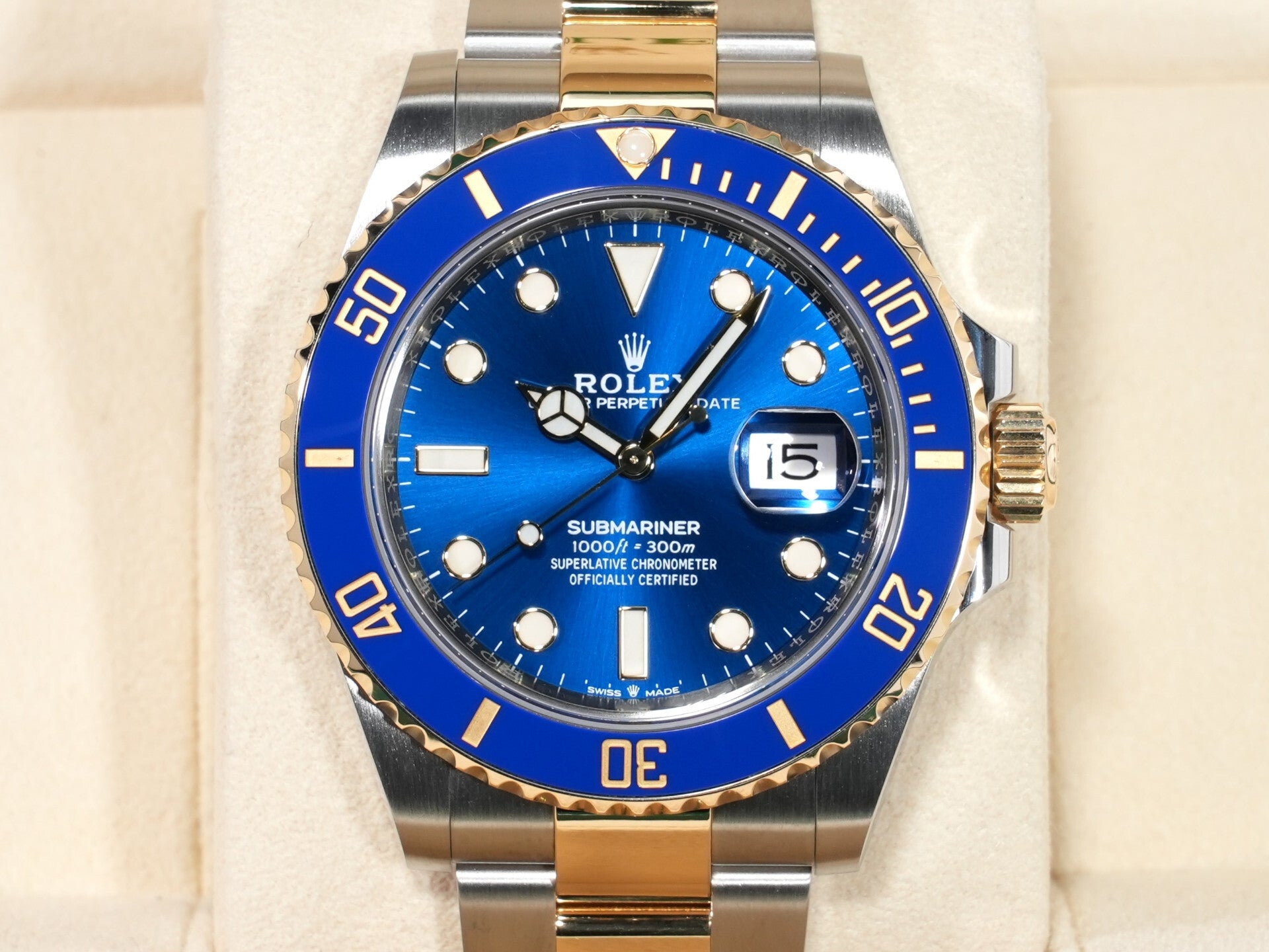 Rolex Submariner Date Ref. 126613LB Stainless Steel/Yellow Gold Blue Dial Excellent Used Condition cutwv72o