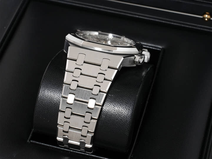 オーデマピゲ ロイヤルオーク クロノグラフ Ref.26320ST.OO.1220ST.02 ステンレススチール シルバー文字盤 中古 3fv9vqmm