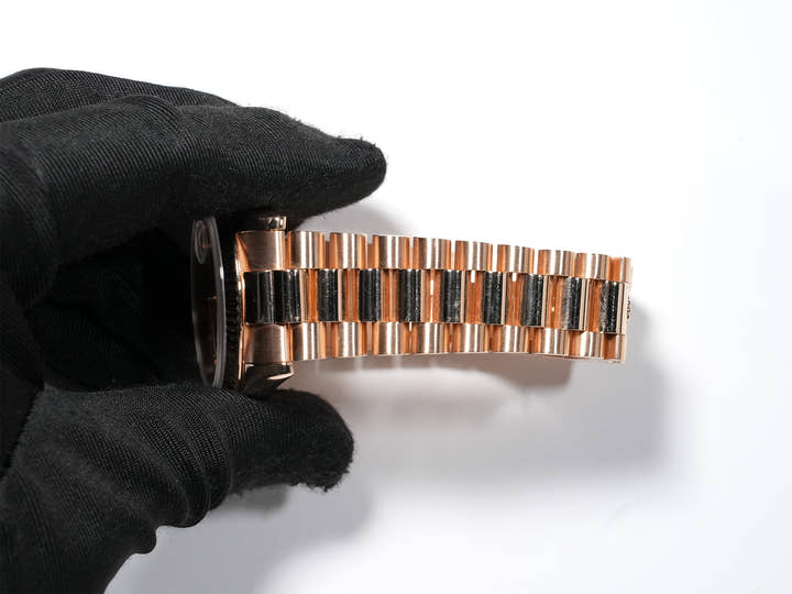 ロレックス デイデイト Ref.118235 ピンクゴールド ピンクローマン文字盤 中古 i2qga2ev