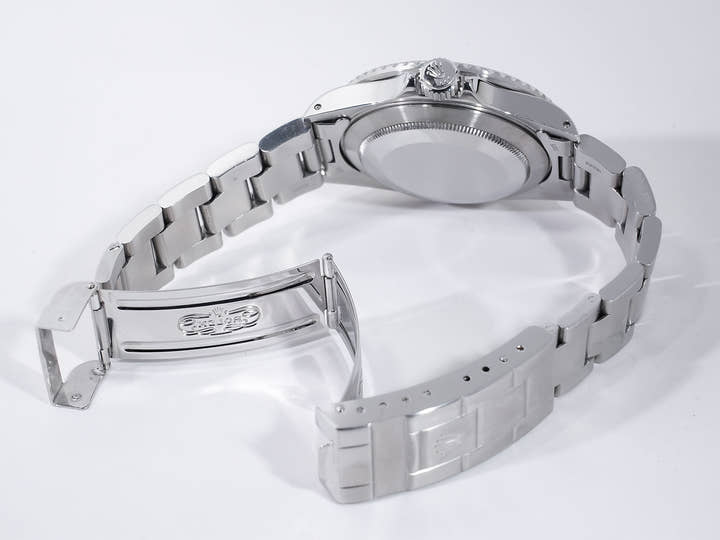 Rolex Submariner Date Ref. 16800 Stainless Steel Black Dial Used o8fye3hu