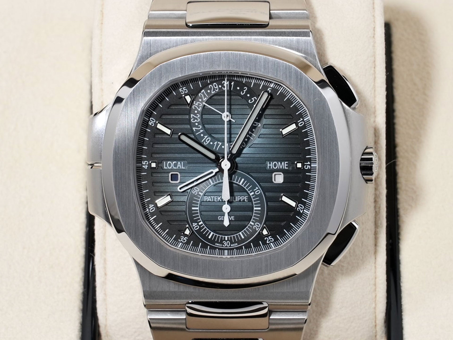 パテックフィリップ ノーチラス トラベルタイム クロノグラフ Ref.5990/1A-011 ステンレススチール ブルーソレイユ文字盤 未使用 pnsjkqef