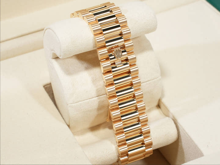 Rolex Day-Date 40 Ref.228238 Yellow Gold Green Dial Unused 3o968nbc