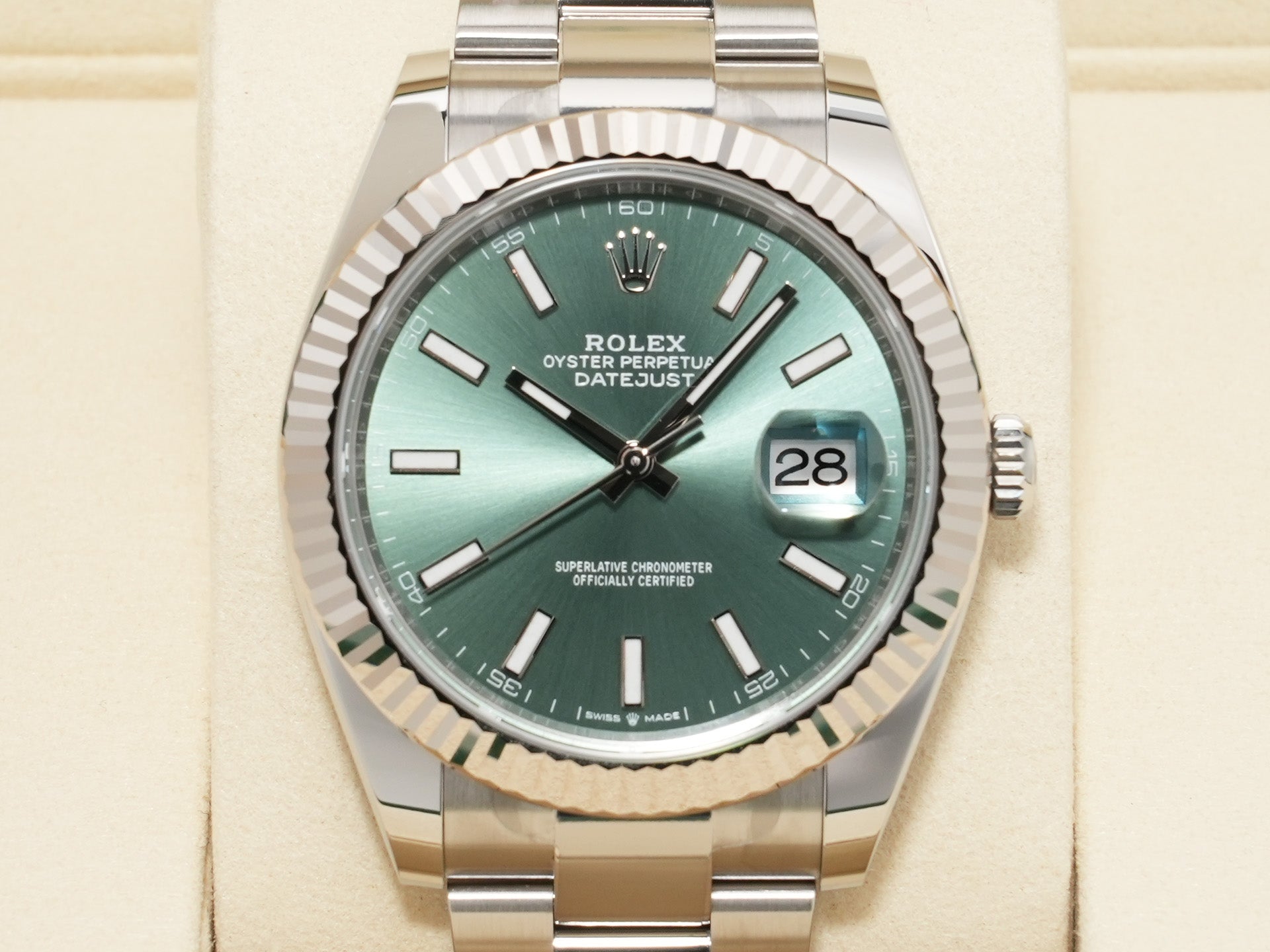 ロレックス デイトジャスト41 Ref.126334 ステンレススチール/ホワイトゴールド ミントグリーン文字盤 オイスターブレスレット 未使用 zzz6chd5