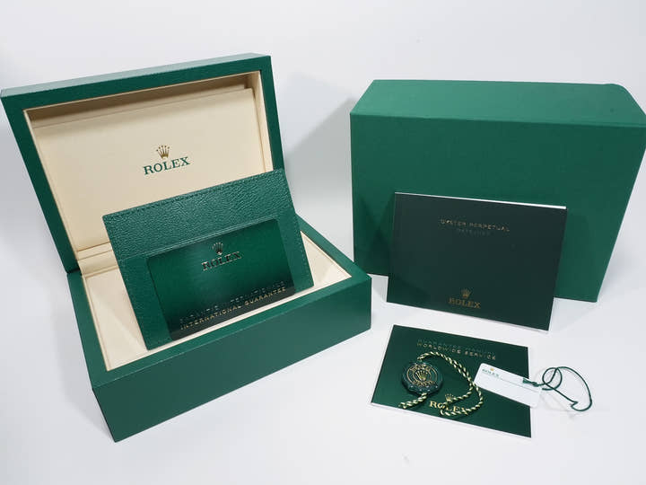 ロレックス デイトジャスト41 Ref.126334 ステンレススチール/ホワイトゴールド ミントグリーン文字盤 オイスターブレスレット 未使用 zzz6chd5