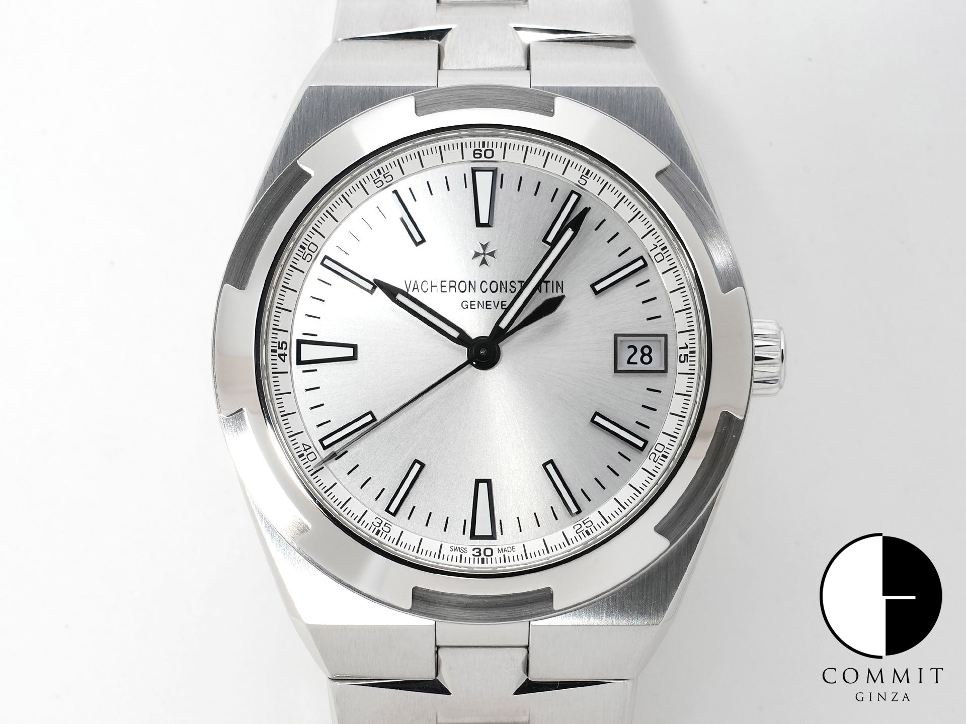 ヴァシュロンコンスタンタン オーヴァーシーズ Ref.4500V/110A-B126 ステンレススチール シルバー文字盤 美品 4qn67qgq