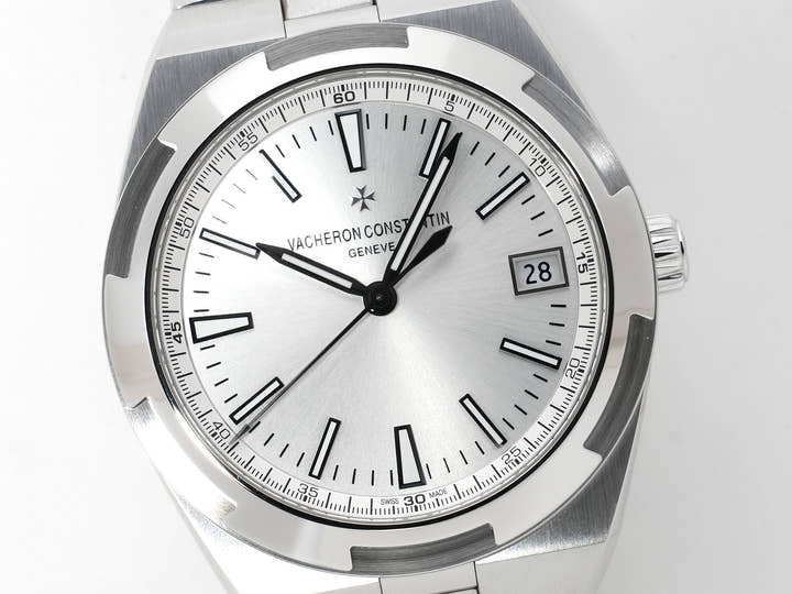 ヴァシュロンコンスタンタン オーヴァーシーズ Ref.4500V/110A-B126 ステンレススチール シルバー文字盤 美品 4qn67qgq