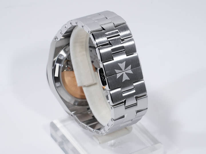 ヴァシュロンコンスタンタン オーヴァーシーズ Ref.4500V/110A-B126 ステンレススチール シルバー文字盤 美品 4qn67qgq