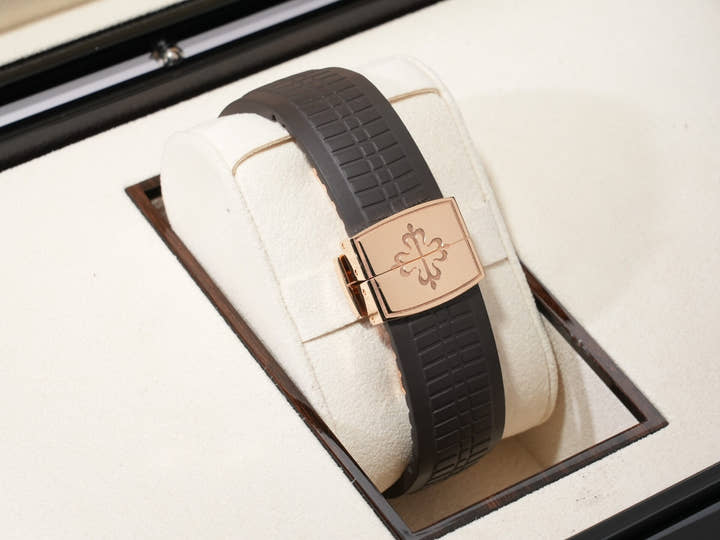 パテックフィリップ アクアノート Ref.5164R-001 ローズゴールド ブラウン エンボス文字盤 中古 z8h9jfur