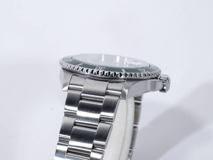 Rolex Submariner Date Ref. 16610LV Stainless Steel Black Dial Used wv4sf7jc