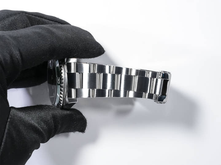 Rolex Submariner Date Ref. 16610LV Stainless Steel Black Dial Used wv4sf7jc