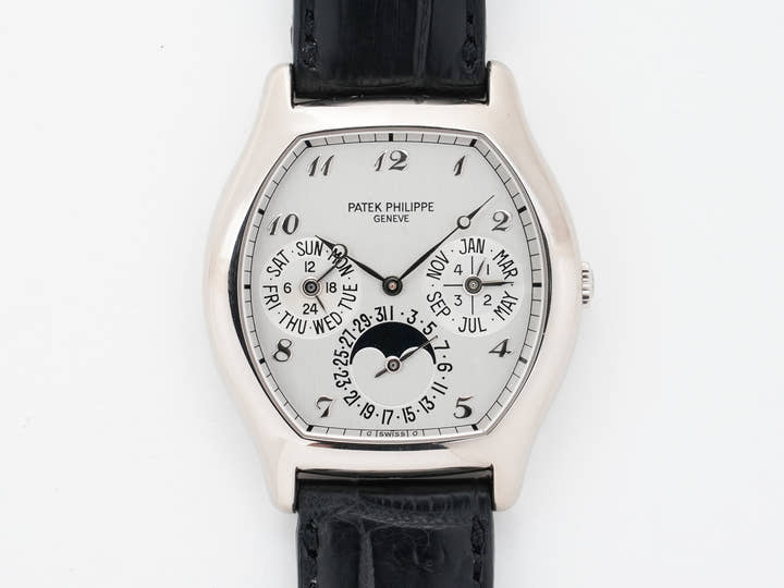 パテックフィリップ パーペチュアルカレンダー Ref.5040G-018 ホワイトゴールド シルバー文字盤 中古 bzcos9n2