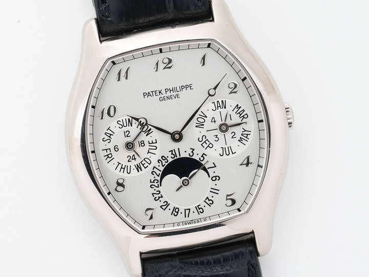パテックフィリップ パーペチュアルカレンダー Ref.5040G-018 ホワイトゴールド シルバー文字盤 中古 bzcos9n2