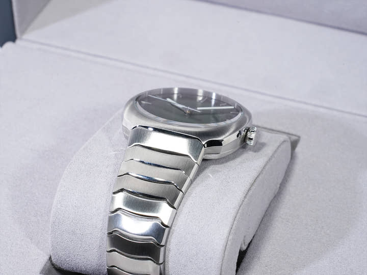 H. Moser Streamliner Centre Seconds Ref. 6201-1200 Stainless Steel Matrix Green Fumé Dial Excellent Condition 848ba732