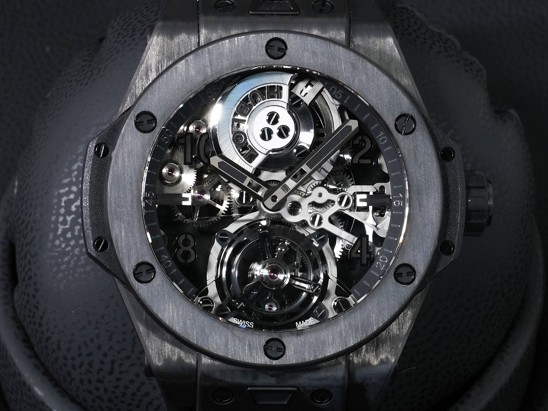 ウブロ ビッグバン トゥールビヨン オートマティック オールブラックカーボン Ref.429.QU.0140.RX.YOS カーボン スケルトン文字盤 美中古 x7bm6knj