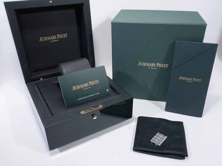 オーデマピゲ ロイヤルオーク クロノグラフ Ref.26239BC.OO.1220BC.01 ホワイトゴールド ブルー文字盤 中古 axbugchj