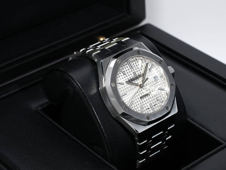 Audemars Piguet Royal Oak Ref.15450ST.OO.1256ST.01 Stainless Steel Silver Dial Pre-owned tam8fyzc