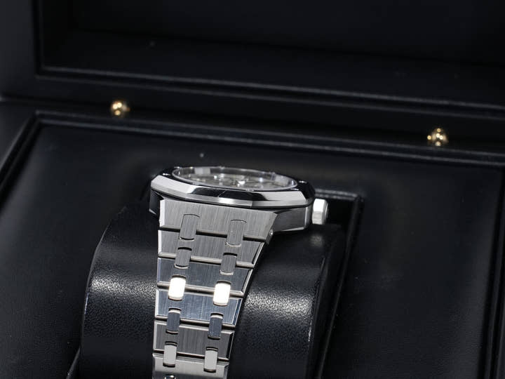 Audemars Piguet Royal Oak Ref.15450ST.OO.1256ST.01 Stainless Steel Silver Dial Pre-owned tam8fyzc