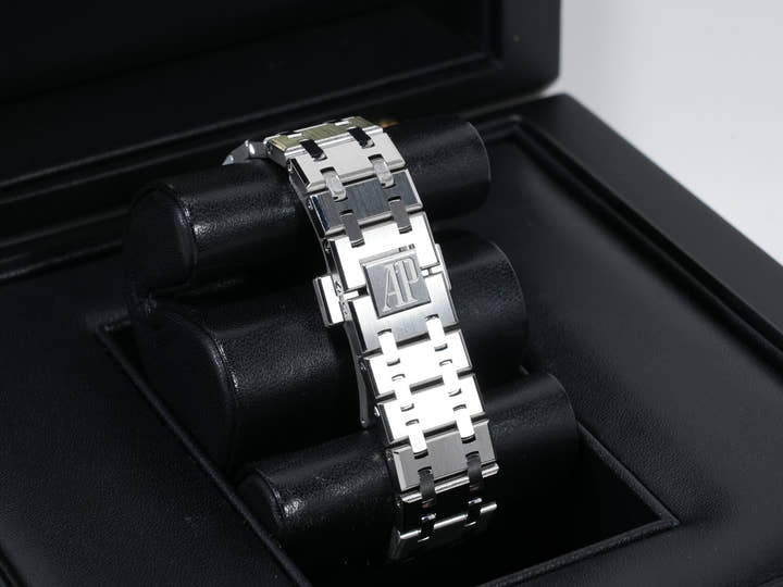 Audemars Piguet Royal Oak Ref.15450ST.OO.1256ST.01 Stainless Steel Silver Dial Pre-owned tam8fyzc