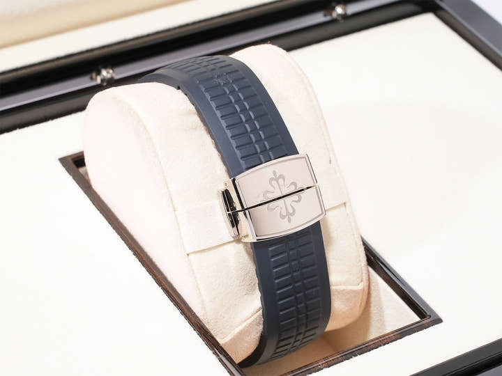 パテックフィリップ アクアノート Ref.5168G-001 ホワイトゴールド ミッドナイトブルー文字盤 美中古 3mteqz9a