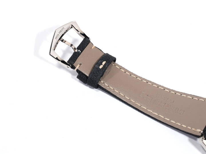 パテックフィリップ カラトラバ Ref.5226G-001 ホワイトゴールド ブラックグラデーションのテクスチャード ラック アントラサイト文字盤 中古 x2wrb2zm