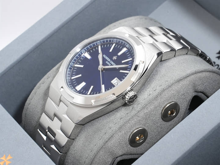 ヴァシュロンコンスタンタン オーヴァーシーズ オートマティック Ref.4520V/210A-B128 ステンレススチール ブルー文字盤 未使用 45fwkmfa