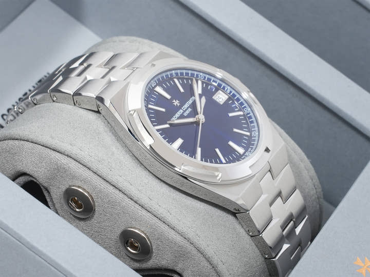 ヴァシュロンコンスタンタン オーヴァーシーズ オートマティック Ref.4520V/210A-B128 ステンレススチール ブルー文字盤 未使用 45fwkmfa