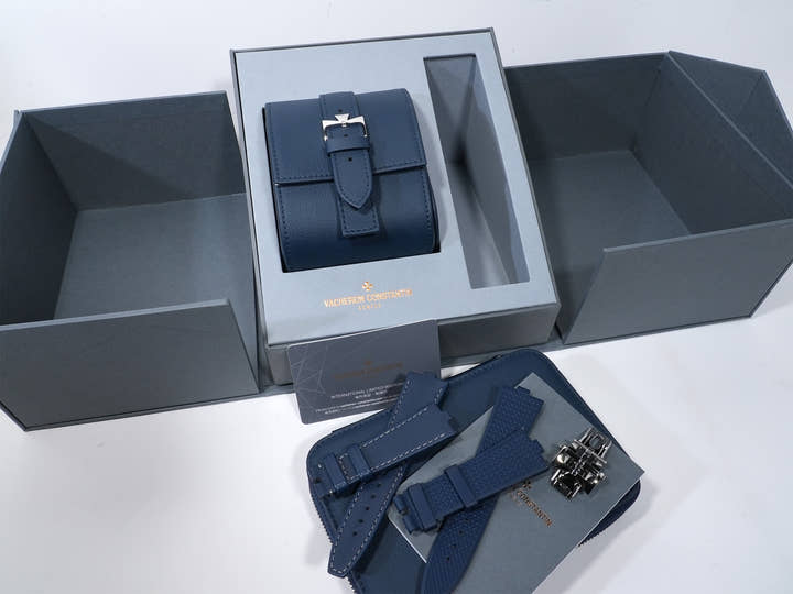 ヴァシュロンコンスタンタン オーヴァーシーズ オートマティック Ref.4520V/210A-B128 ステンレススチール ブルー文字盤 未使用 45fwkmfa