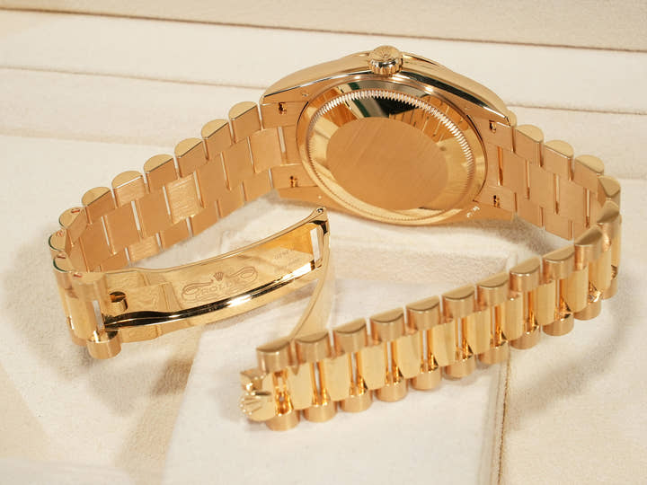 ロレックス デイデイト36 Ref.128238 イエローゴールド カーネリアン文字盤 中古 junm9xpu