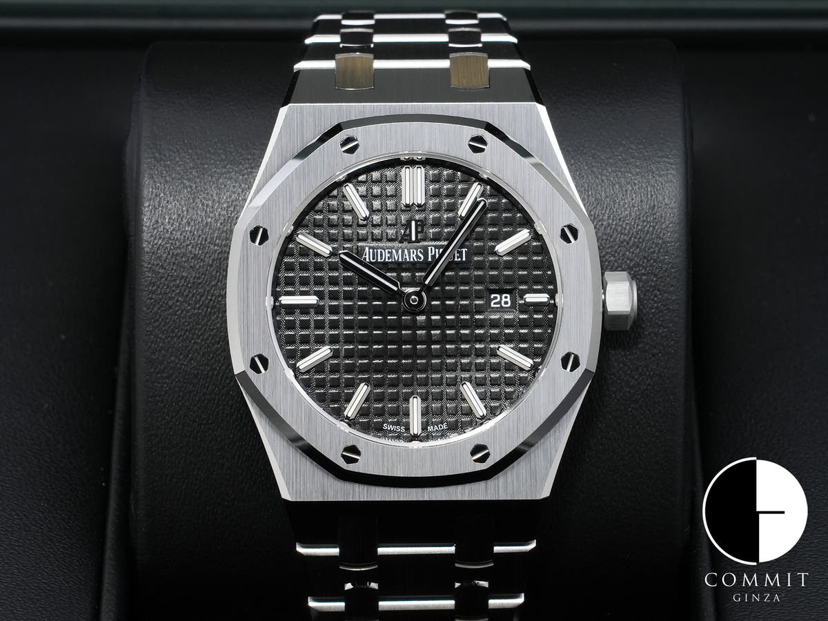 Audemars Piguet Royal Oak Quartz Ref.67650ST.OO.1261ST.01-A Stainless Steel Black Dial Unused hs9d2peq