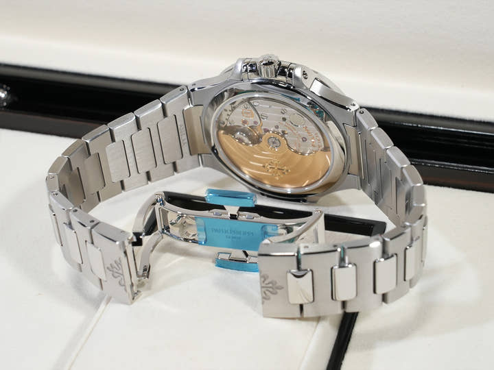 Patek Philippe Nautilus Ref. 7118/1200A-011 Stainless Steel Gray Opaline Dial Unused ot7h2q23
