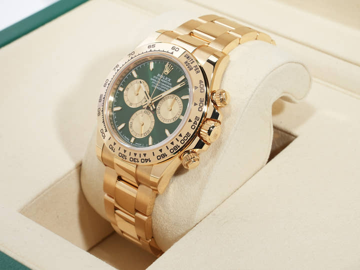 ロレックス デイトナ Ref.126508 イエローゴールド グリーン文字盤 未使用 tx9xaa4v