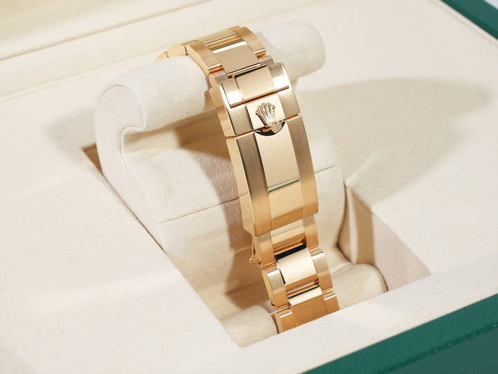 ロレックス デイトナ Ref.126508 イエローゴールド グリーン文字盤 未使用 tx9xaa4v