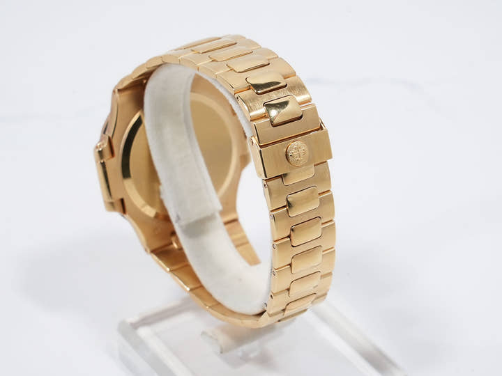 Patek Philippe Nautilus Ref. 3800/3J-012 Yellow Gold Champagne 11P Diamond Dial Used 5akxqmt2