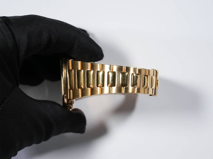 Patek Philippe Nautilus Ref. 3800/3J-012 Yellow Gold Champagne 11P Diamond Dial Used 5akxqmt2