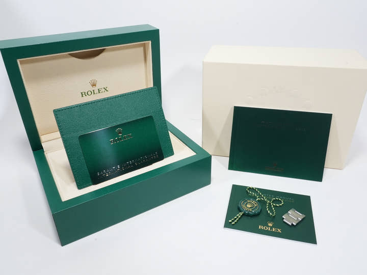 Rolex Oyster Perpetual 36 Ref. 126000 Stainless Steel Green Dial Used - Excellent xgutjnuk