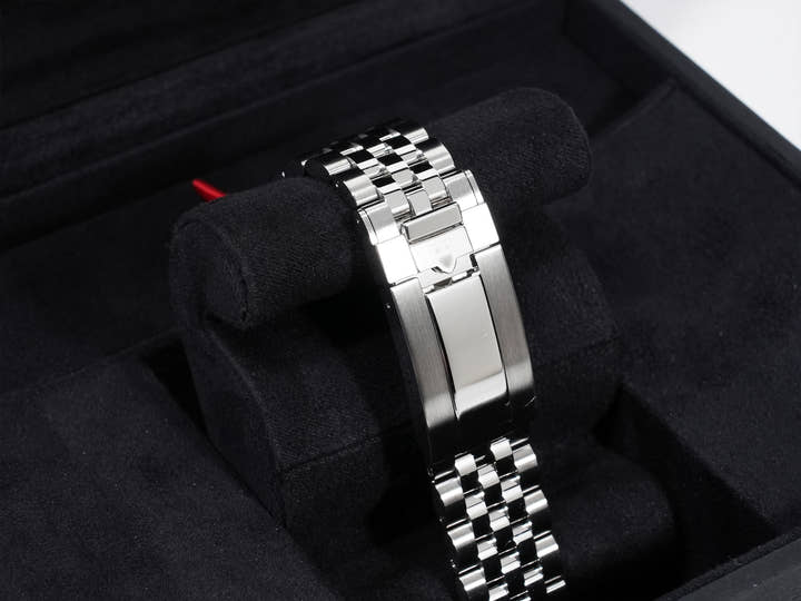 チューダー(チュードル) ブラックベイ クロノ Ref.79360N ステンレススチール フラミンゴブルー文字盤 中古 d55yzzmo