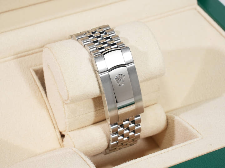 ROLEX Datejust 36 Ref. 126234 Stainless Steel/White Gold, Silver Dial, 6.9ct Diamond Bezel, Jubilee Bracelet, Excellent Condition y5o4tv3a